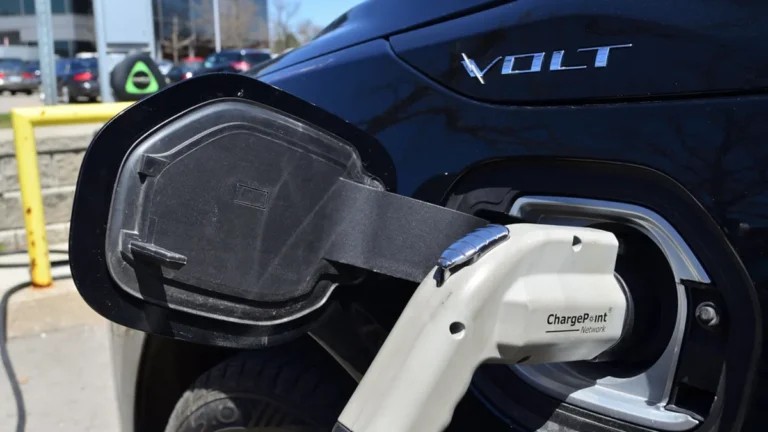 EV vs Gas Car Maintenance Costs: 5-Year Comparison